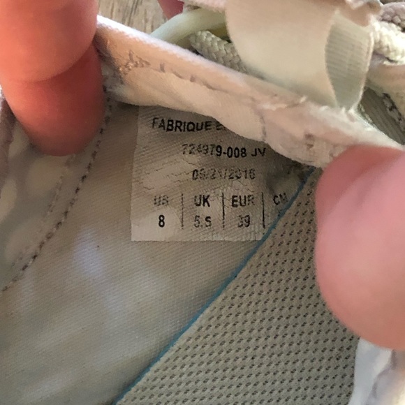 Nike Women’s Juvenate Running Shoe size 8 - Picture 4 of 5